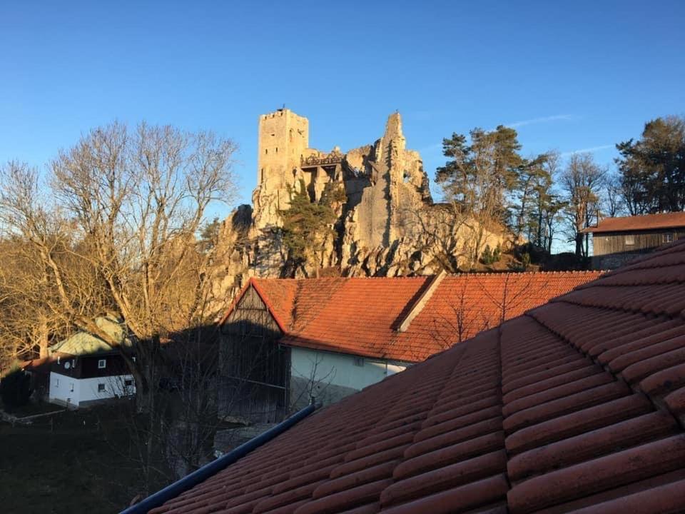 Burggasthof Weissenstein เรเกิน ภายนอก รูปภาพ